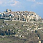 The medieval site of Acerenza, lying on tide-influenced mixed shallow-marine strata in the Plio-Quaternary of Basilicata, southern Italy